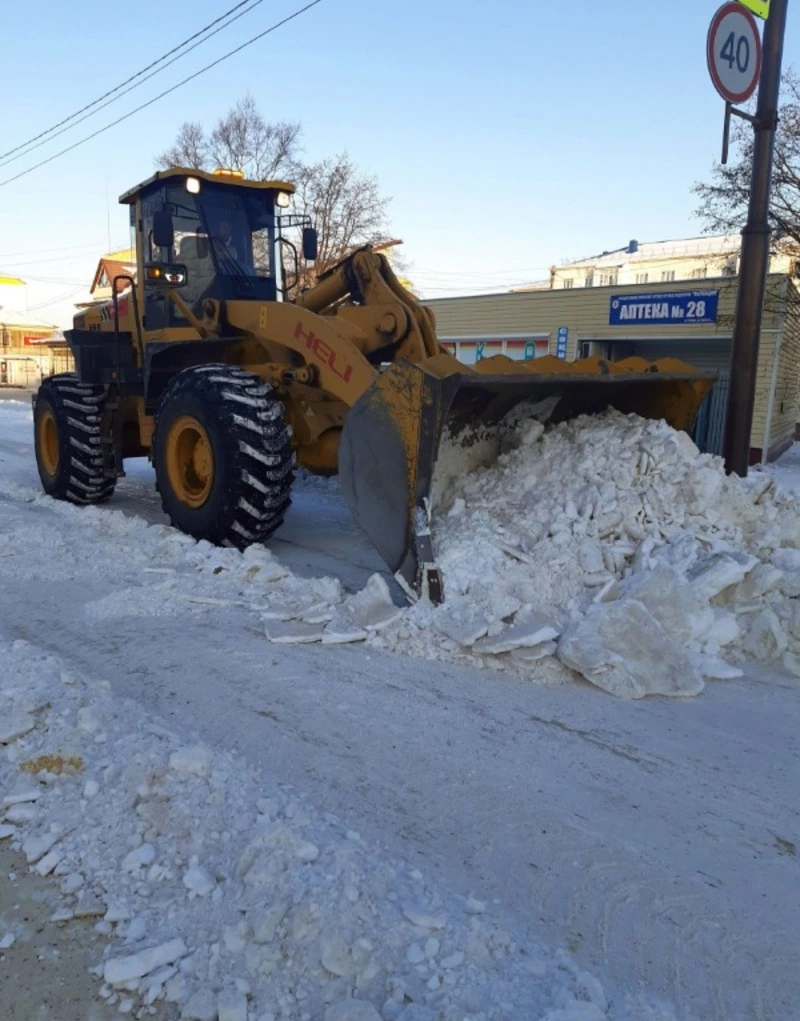 Снег начали убирать