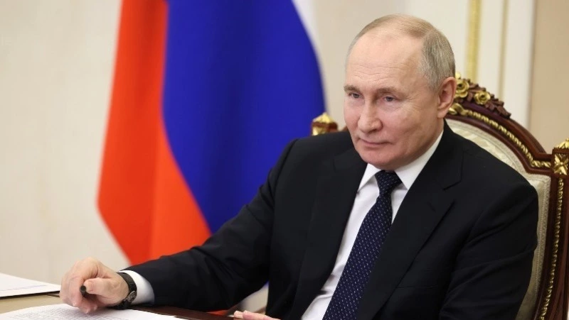 Валерий Лимаренко доложил Путину о лидерстве по темпам расселения аварийного жилья на Сахалине 
