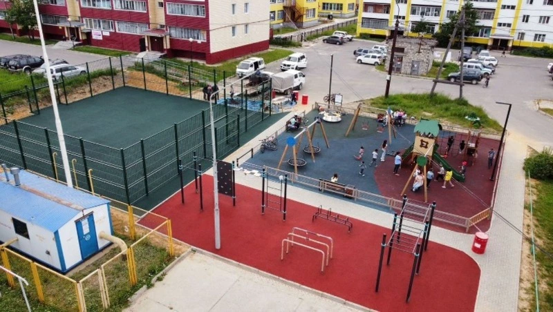 Не только играть, но и заниматься спортом