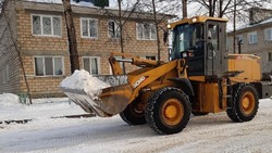 Расчистка дорог и тротуаров в Ногликах – под контролем
