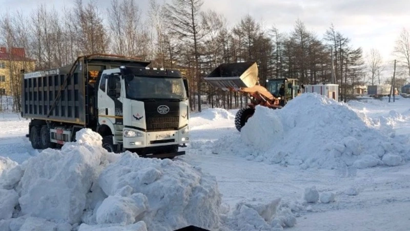 Навели порядок на привокзальной площади