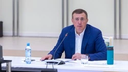 Губернатор Валерий Лимаренко помог юным жителям области с серьезными заболеваниями