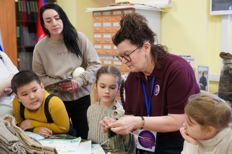 «От ребёнка клубочек – солдату носочек»