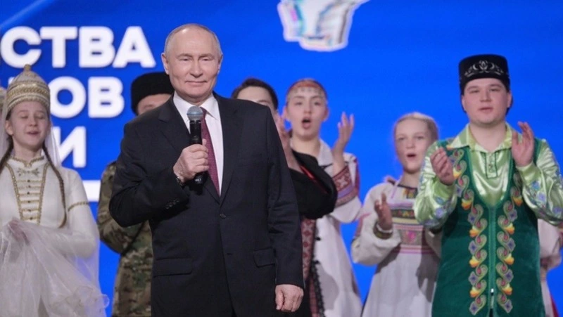 Владимир Путин дал старт Году единства народов в НЦ «Россия»