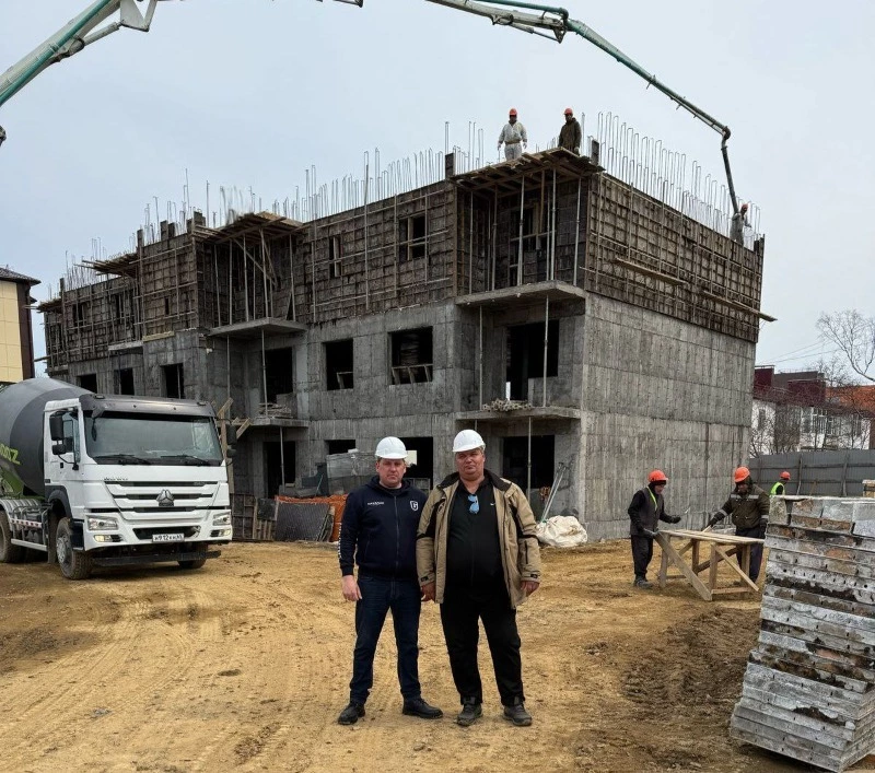 Строительство многоквартирного дома на ул. Репина продолжается