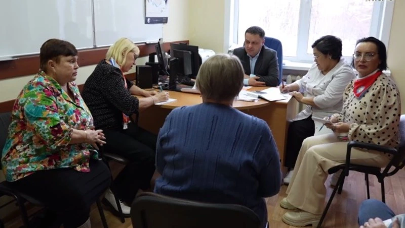 Отвечают на вопросы жителей адресно