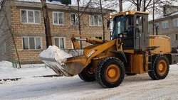 Расчистка дорог и тротуаров в Ногликах – под контролем