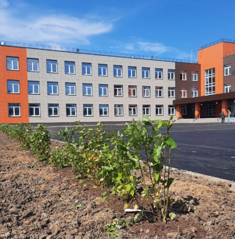 В первый класс – в новую школу