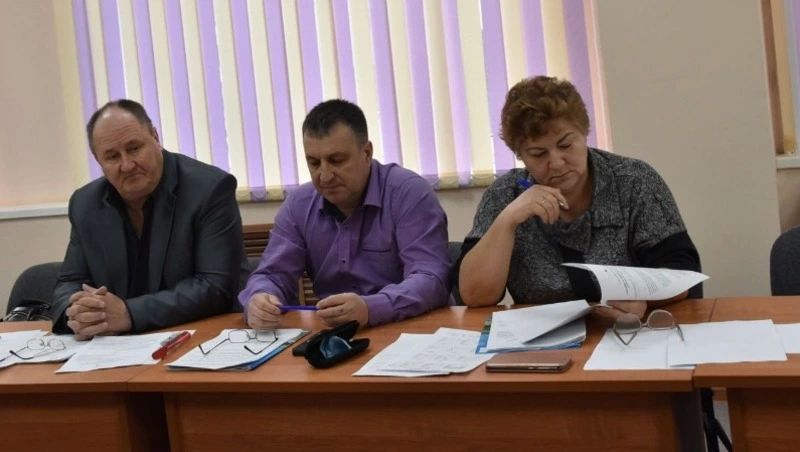 Вопросов рассмотрели немного
