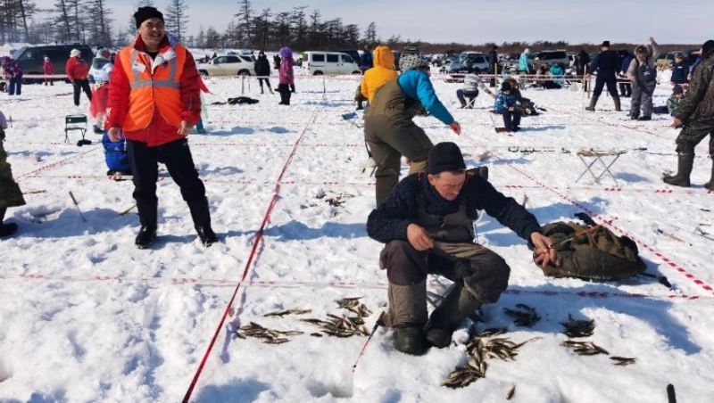 Суперприз на соревнованиях по зимней рыбалке «Ногликский лед» будет царским
