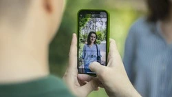 Интерес к ИИ-фотофункциям в смартфонах вырос в 2,2 раза