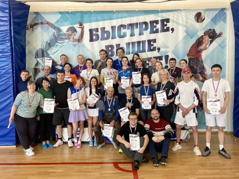 Бадминтонисты  выступили уверенно