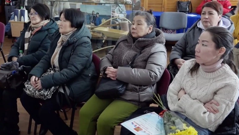 Поддержка КМНС грантами и оплатой за обучение