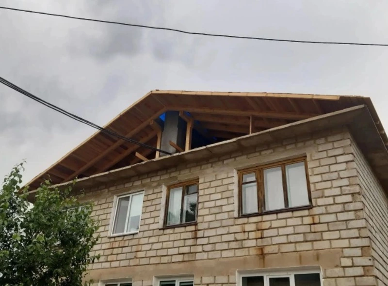 В Ногликах отремонтируют четыре крыши