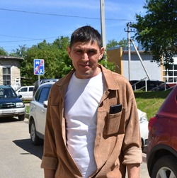 Анатолий Кузьмин: «Хочу, чтобы люди  ходили счастливыми и улыбались…»