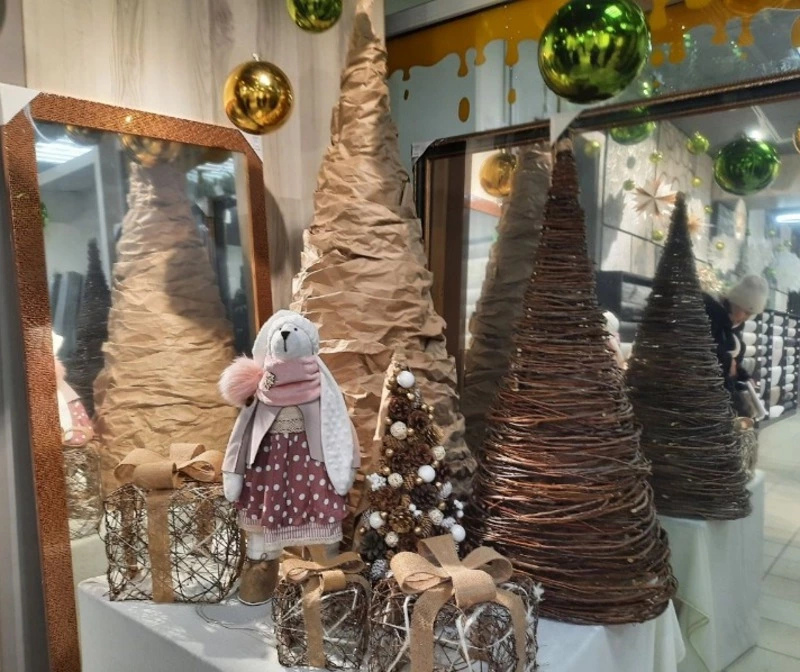 Создают для нас сказку