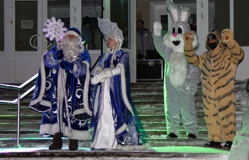 Зажгись, ёлка, ёлочка, зажгись!