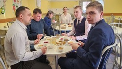 Как кормят гимназистов
