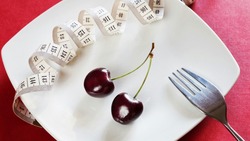 Откажитесь от этих продуктов и вы забудете о свисающем животе: советы диетологов   